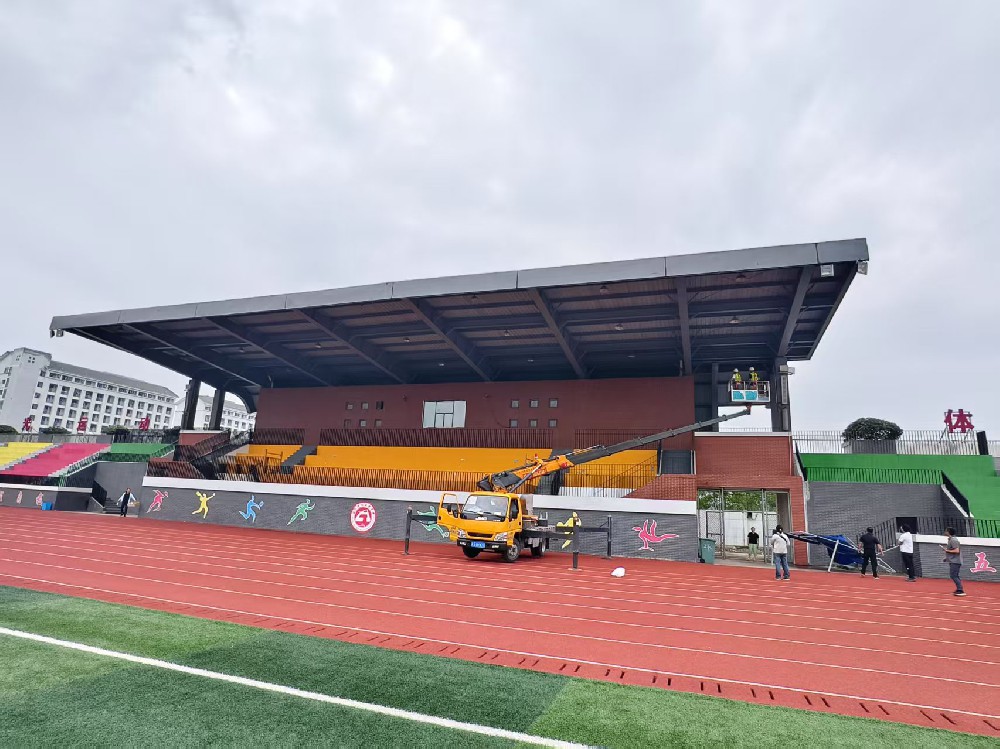 1750749433158713.jpg 操場鋼結構2.jpg.jpg